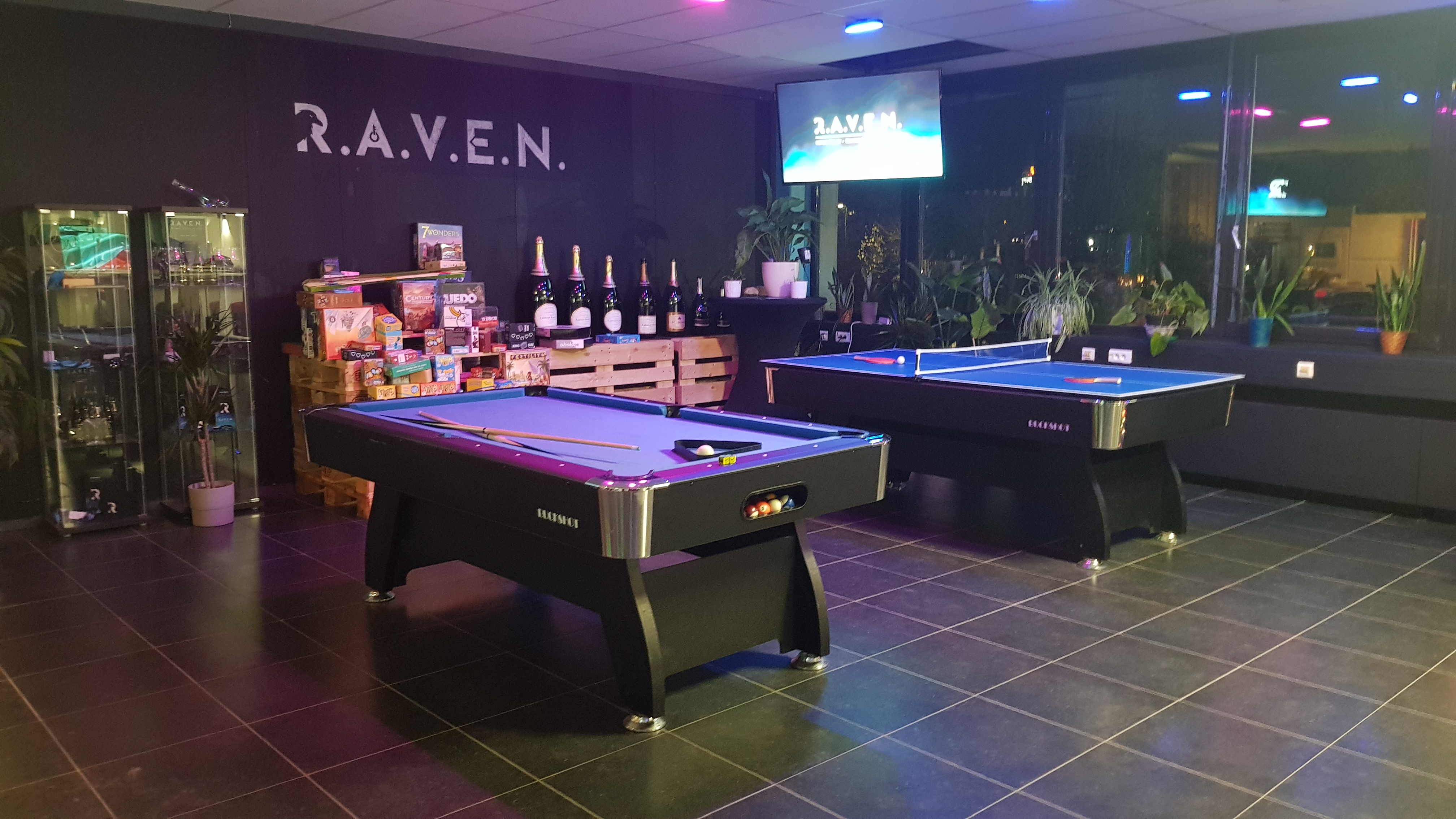 RAVEN party hall features
